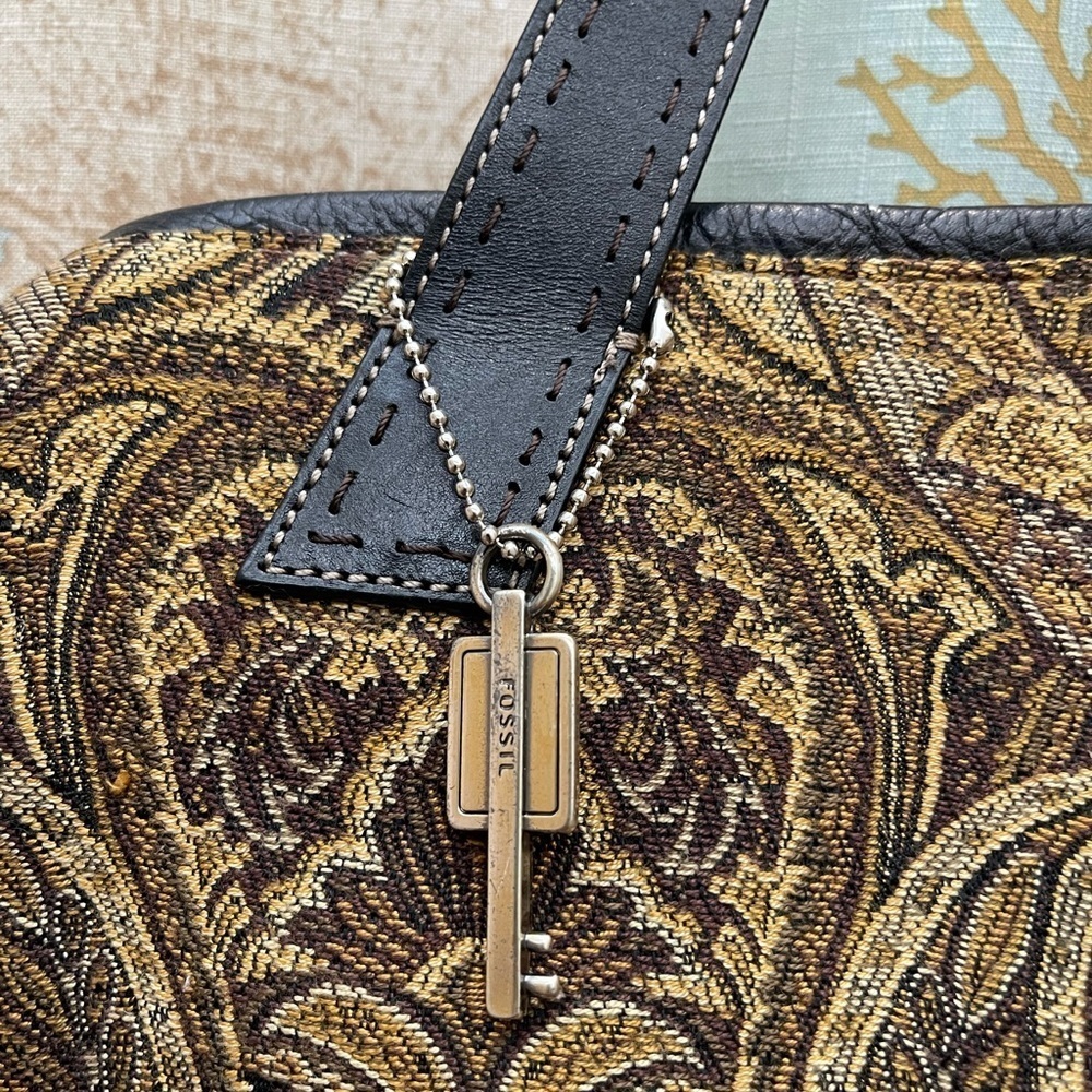 Fossil VTG Womens Tapestry 70’s Vibe Charm Hand Bag Purse Key Elegant Simple - Picture 3 of 16